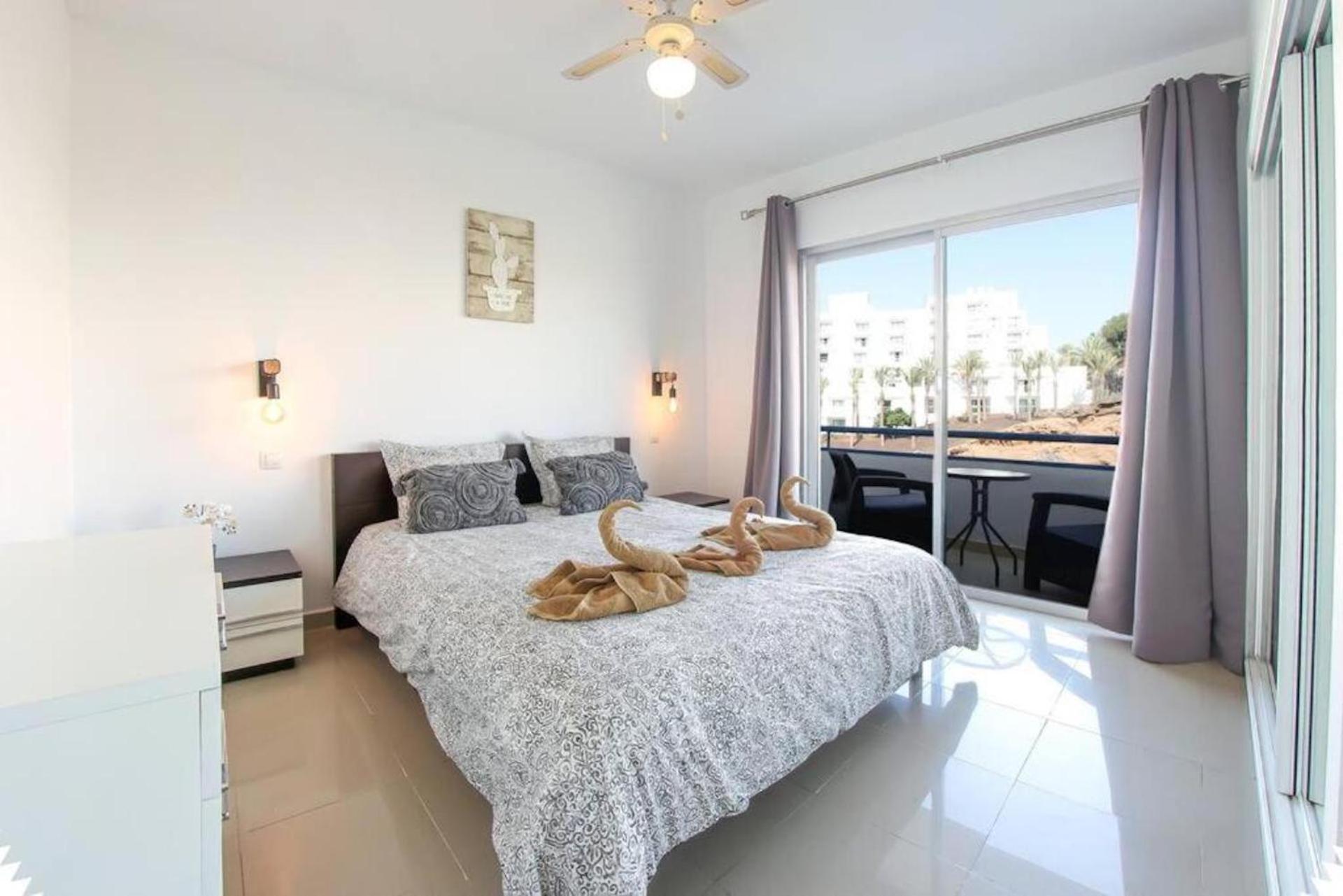 Amazing 2 Bedroom Flat With Beachfront And Pool, Paraiso Del Sur A306